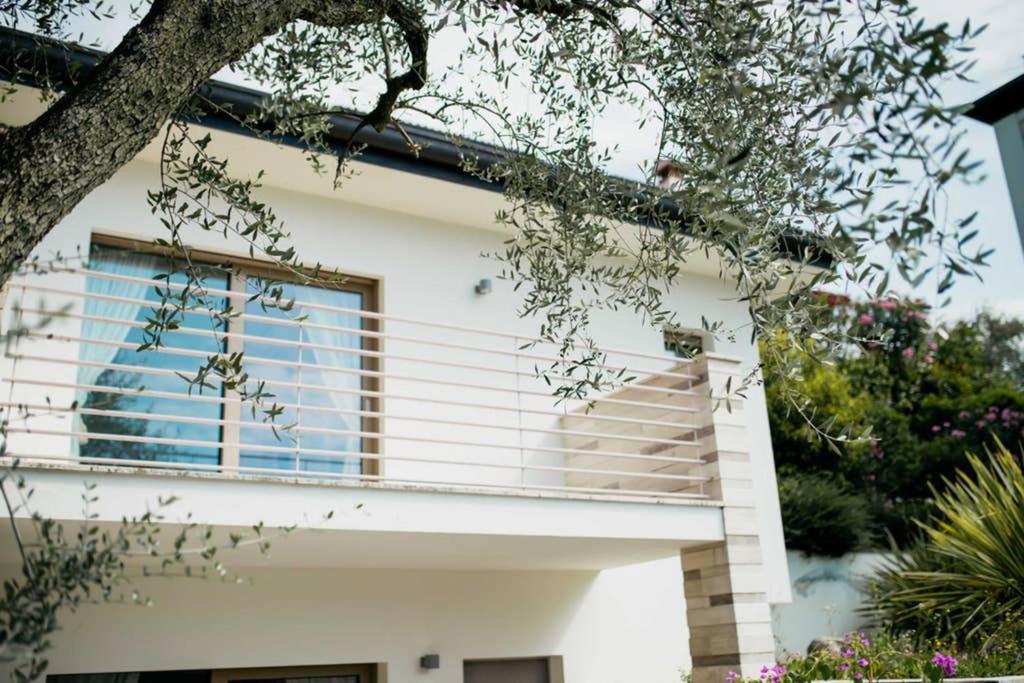 Casa Chiara Villa Gardone Riviera Bagian luar foto